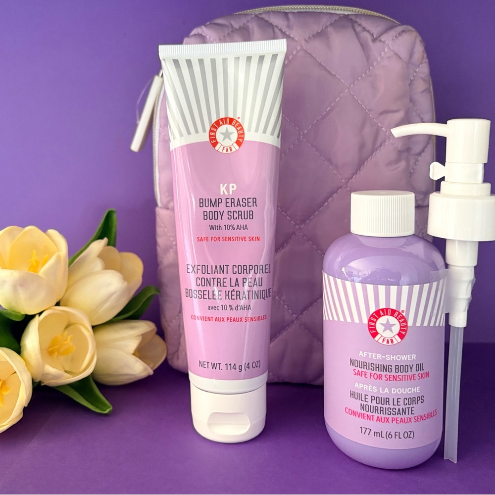 First Aid Beauty- Smooth Slopes Shower Duo Gift Set (Limited Edition)